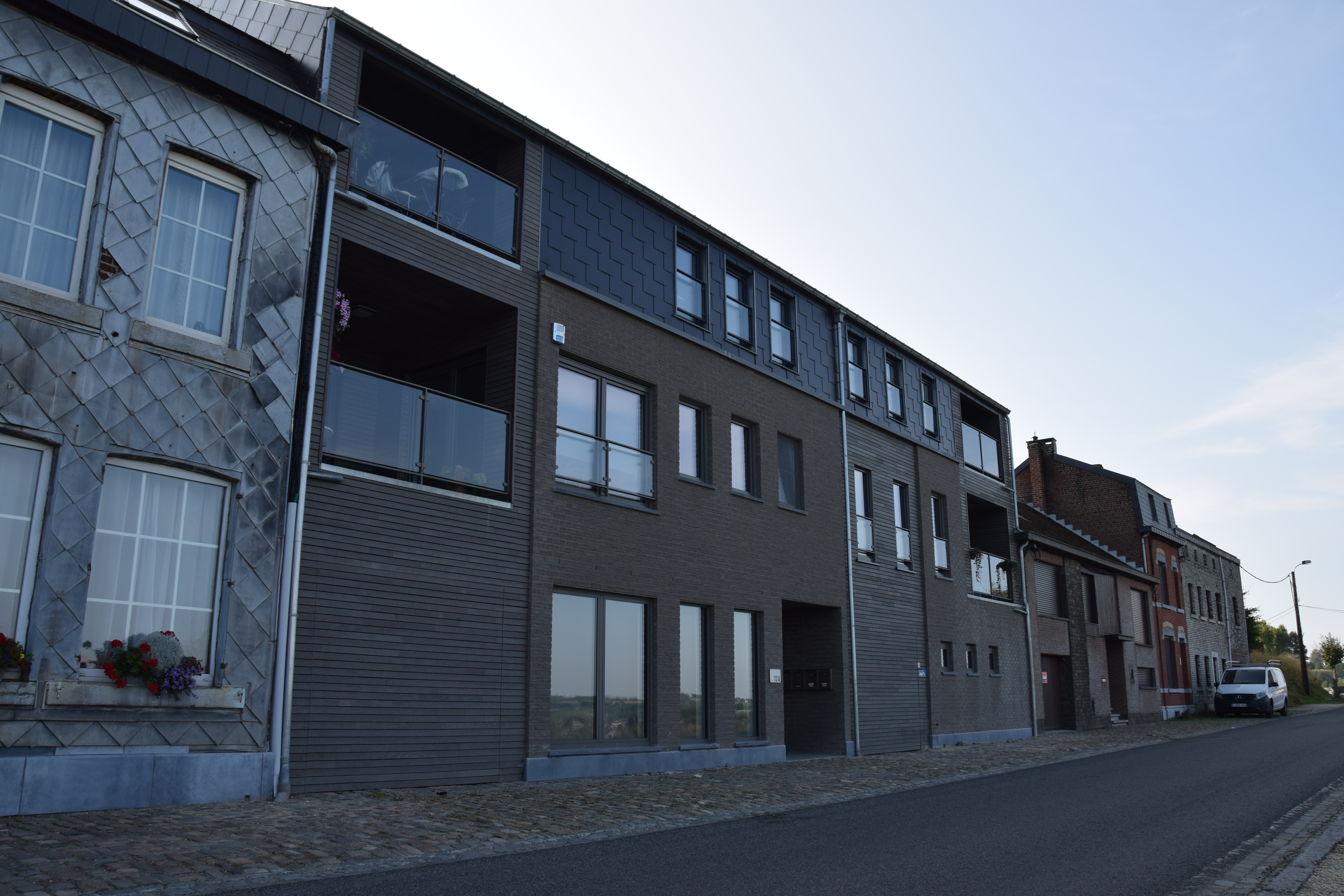 Mehrfamilienhaus Thimister Clermont - Vorderansicht von links - Danphil-Construction Contractor