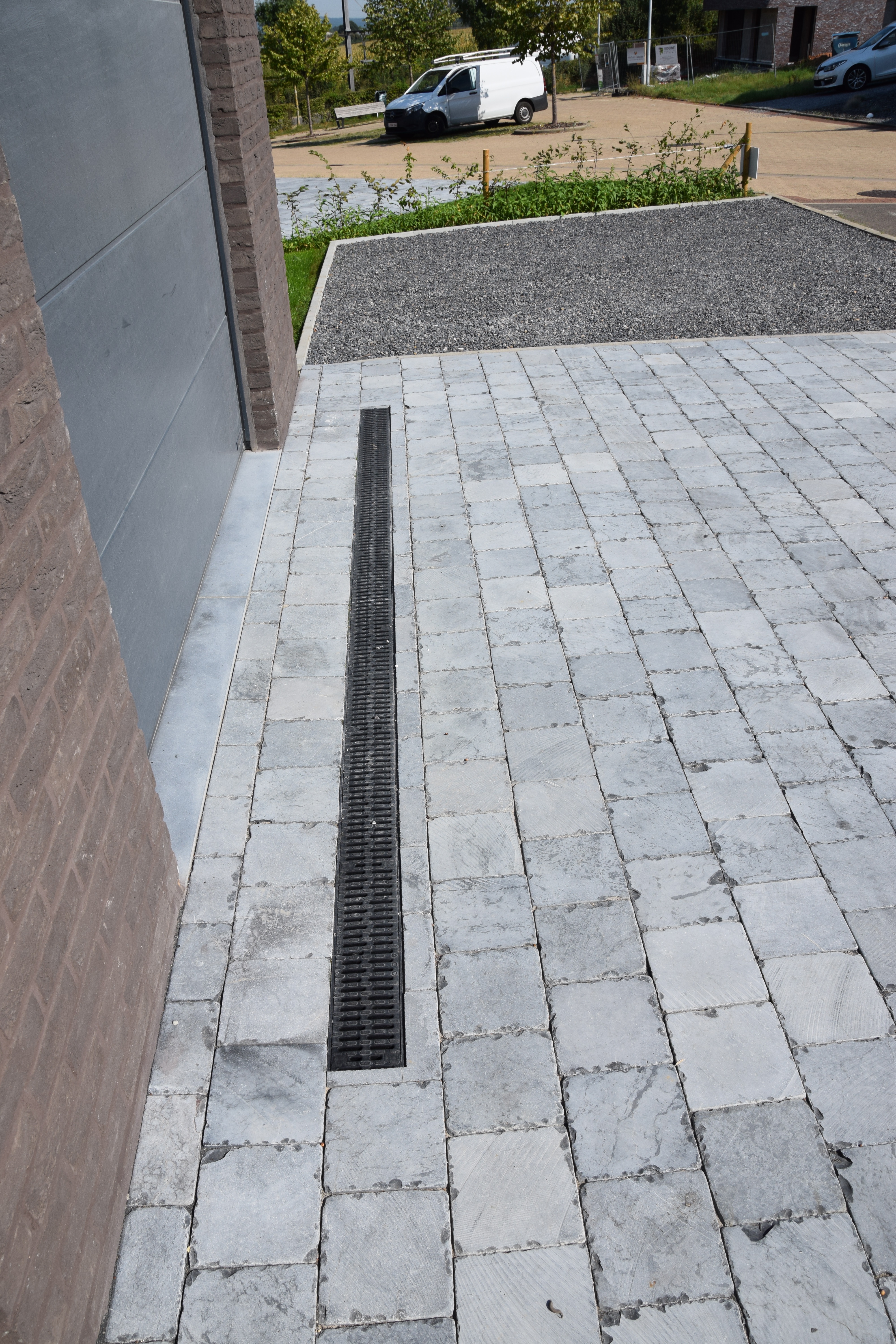 Modern villa Lontzen - Garage driveway - Danphil-Construction Contractor