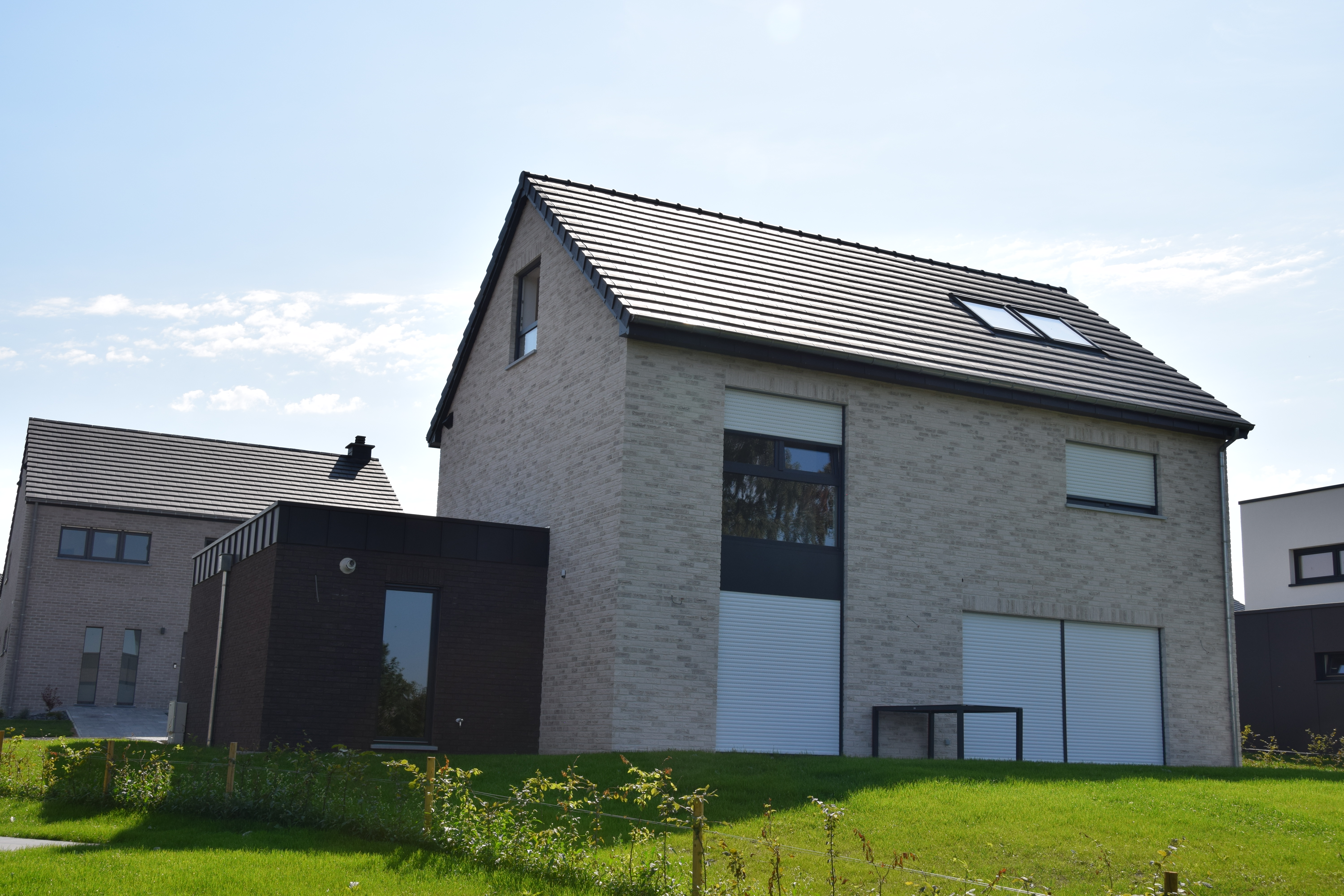 Modern villa Lontzen - Back view left - Danphil-Construction Contractor