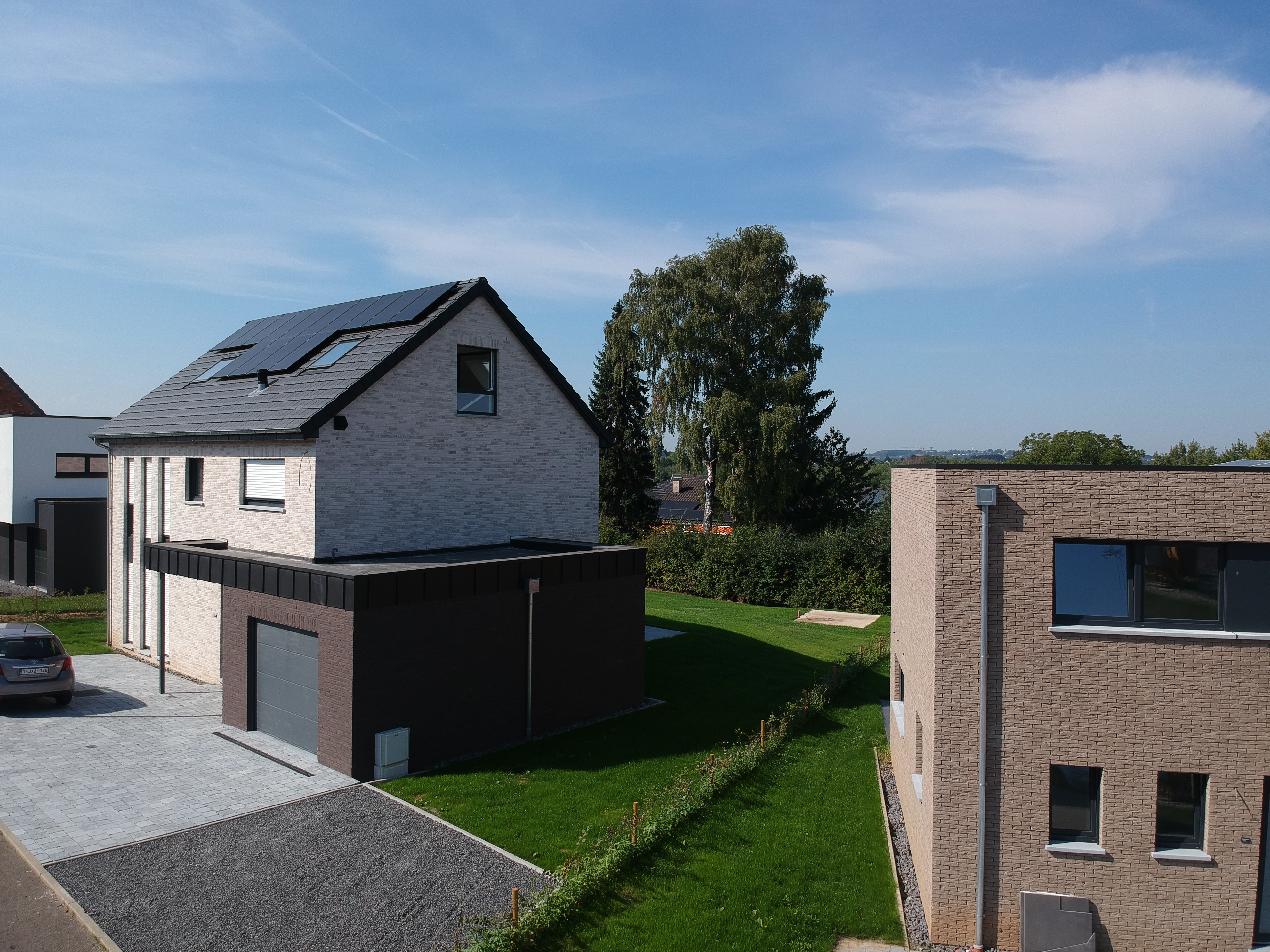 Modern villa Lontzen - Front view diagonally right - Danphil-Construction Contractor