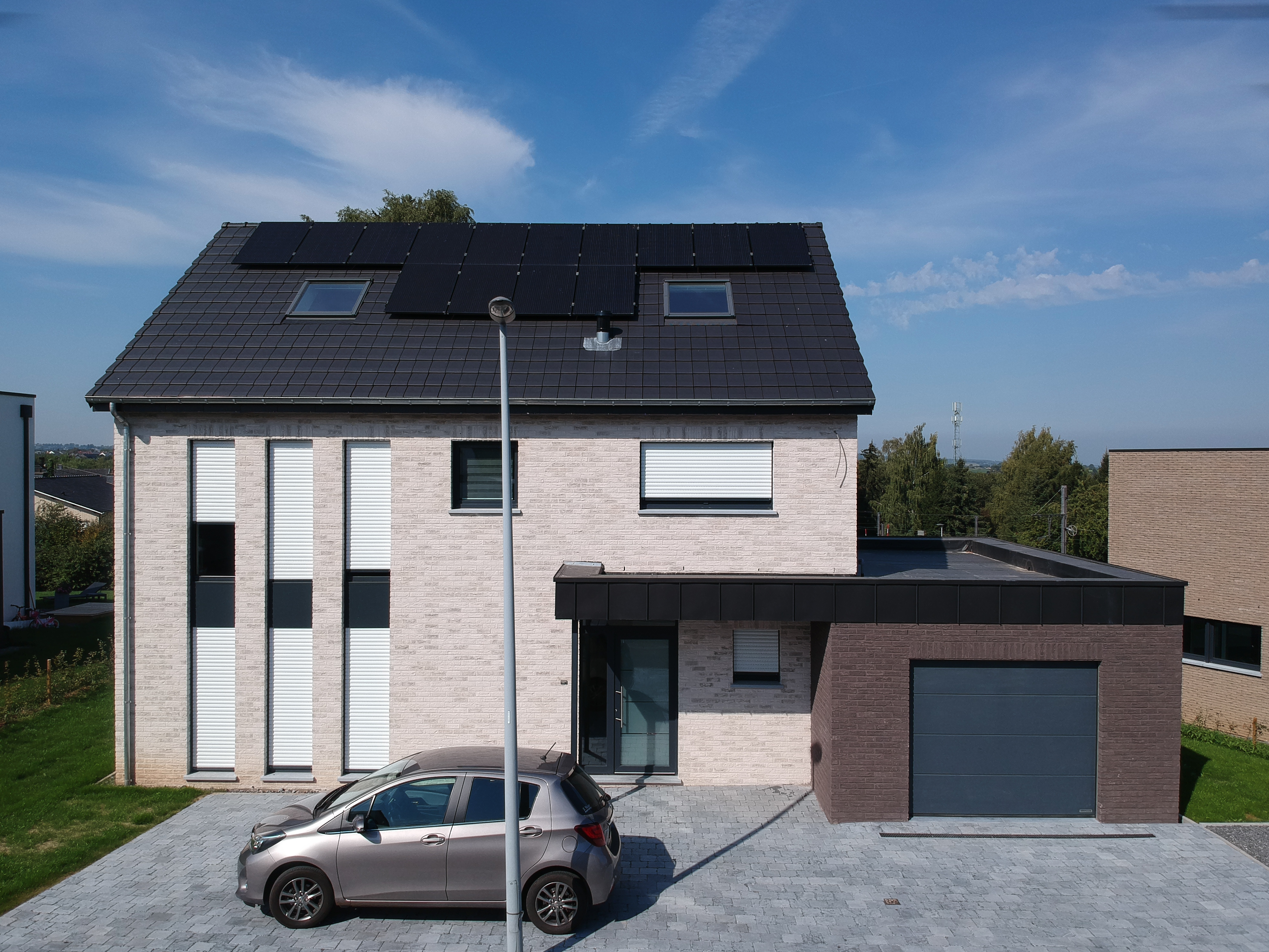 Modern villa Lontzen - Front view central - Danphil-Construction Contractor