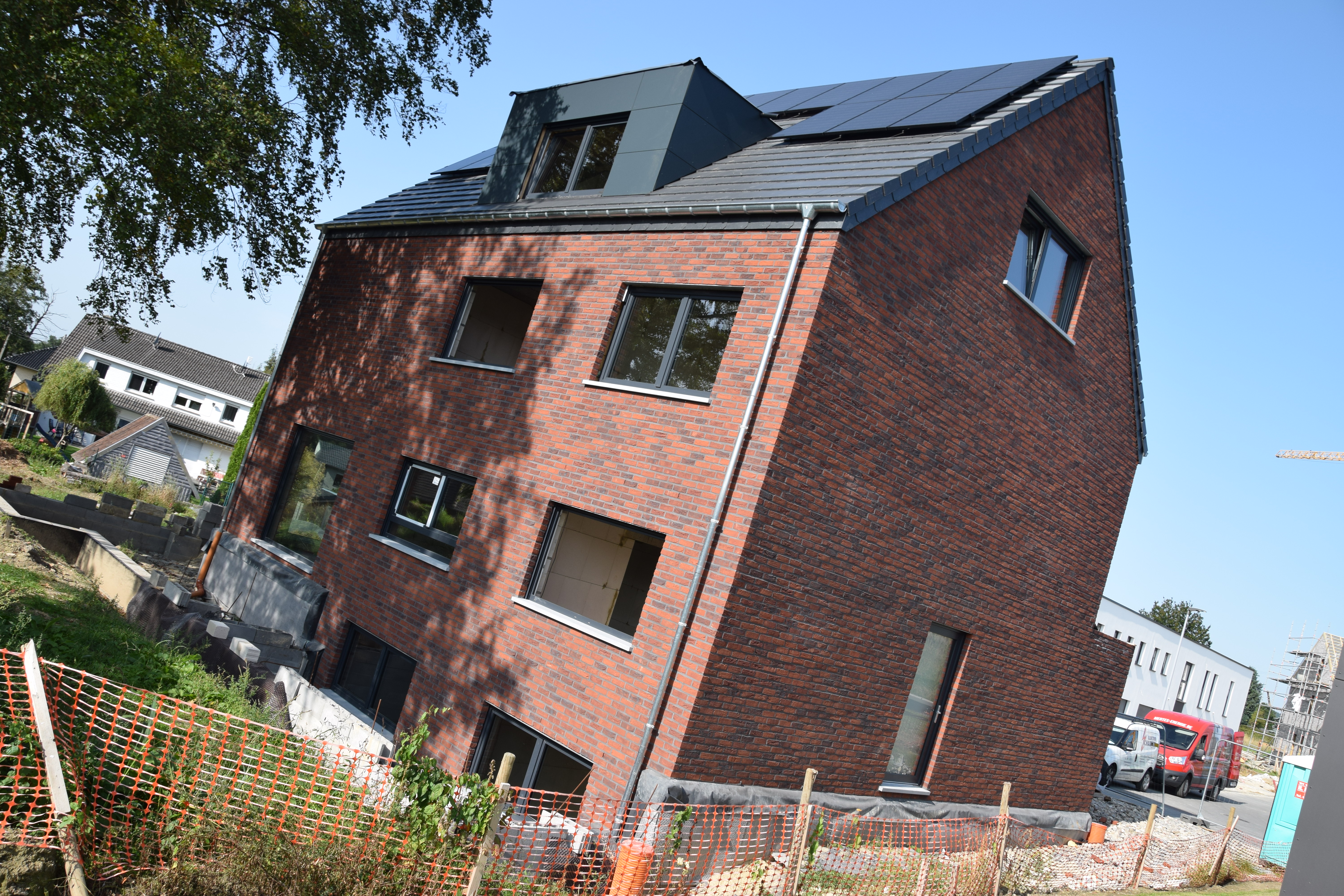 Villa Lichtenbusch Raeren - Hinteransicht rechts schief - Danphil-Construction Contractor