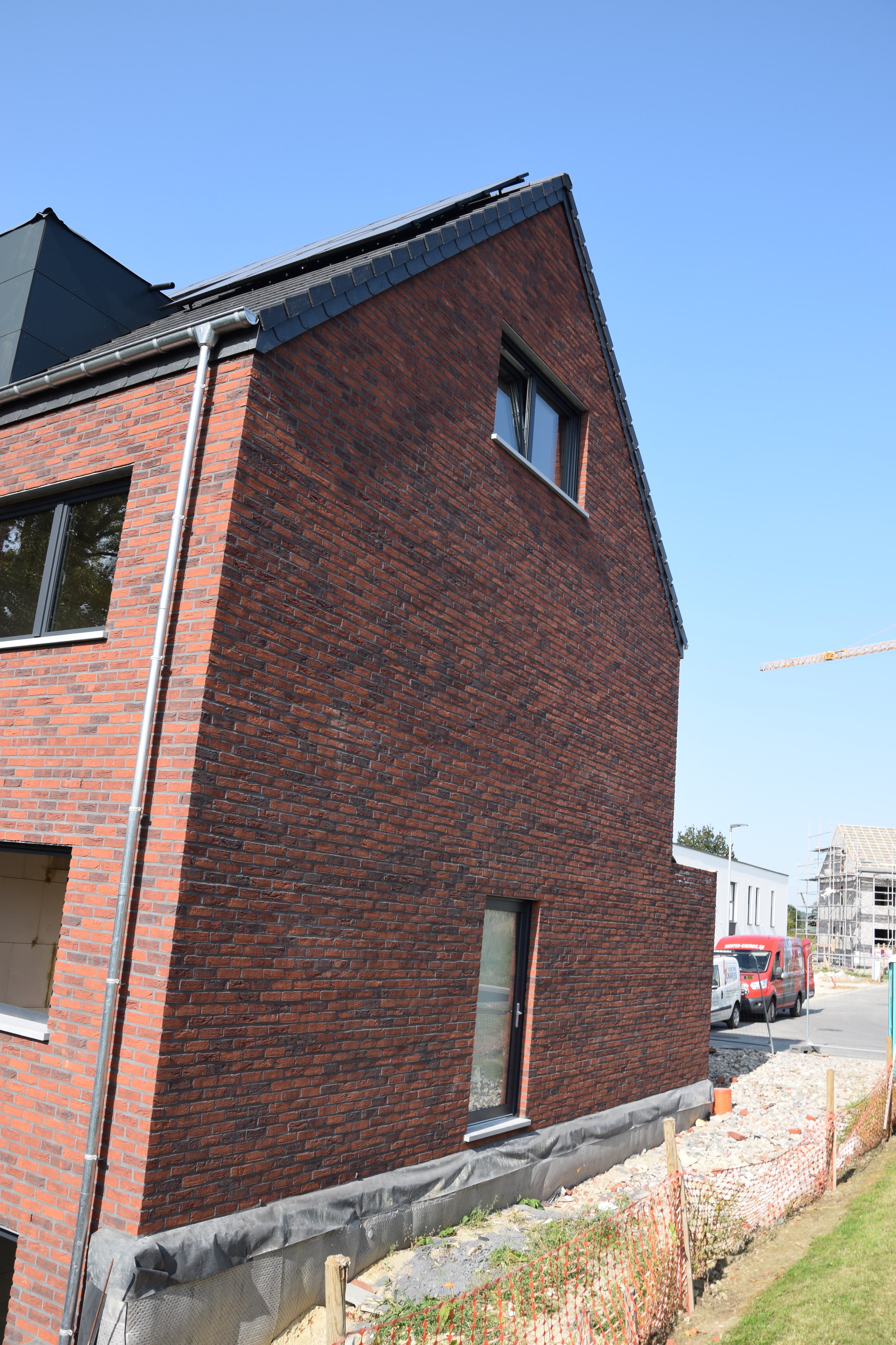 Villa Lichtenbusch Raeren - Seitenansicht der linken Seite von schräg links - Danphil-Construction Contractor