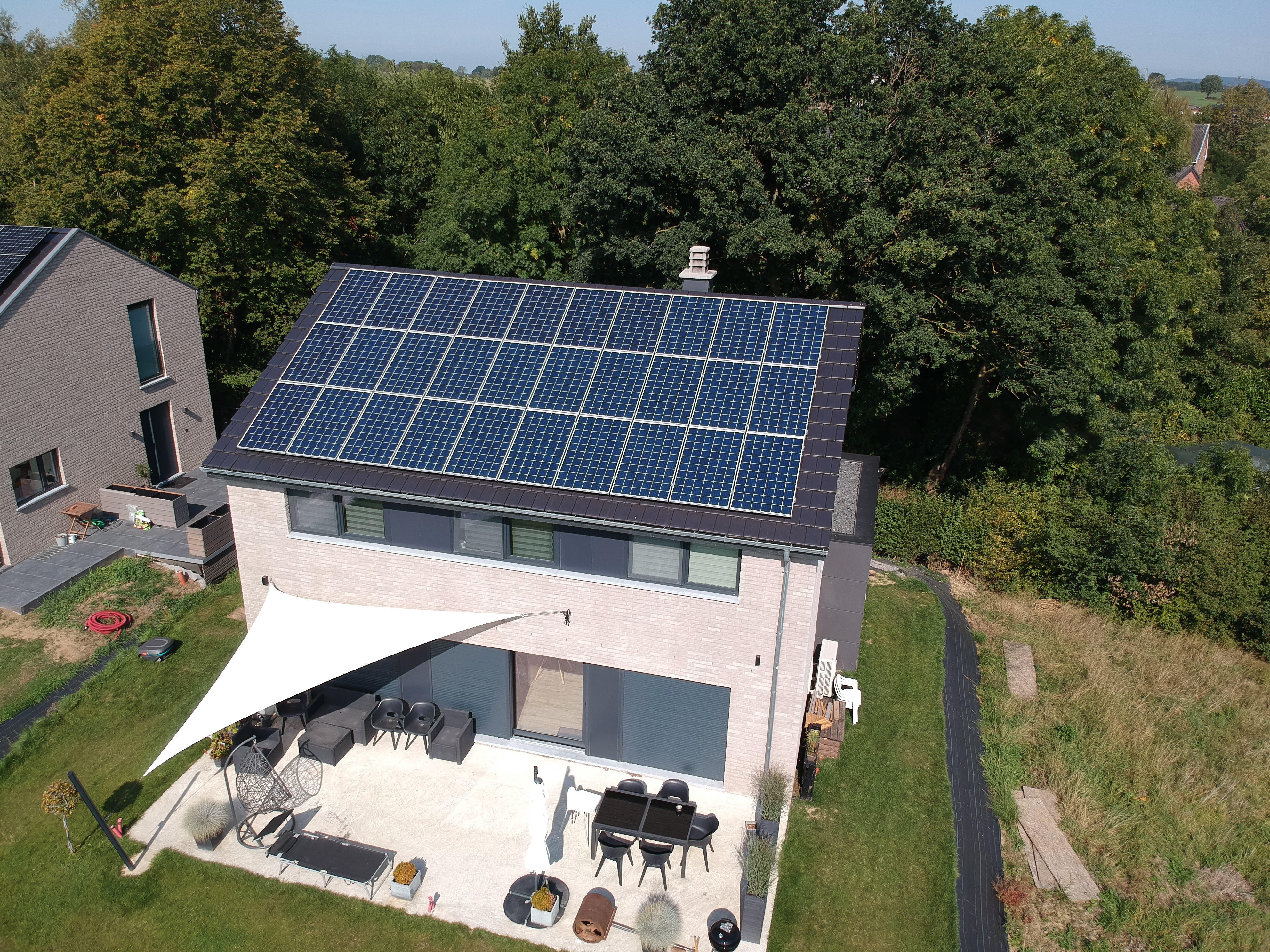 Villa Lontzen - vue arrière de la diagonale en haut à droite - Danphil-Construction Contractor