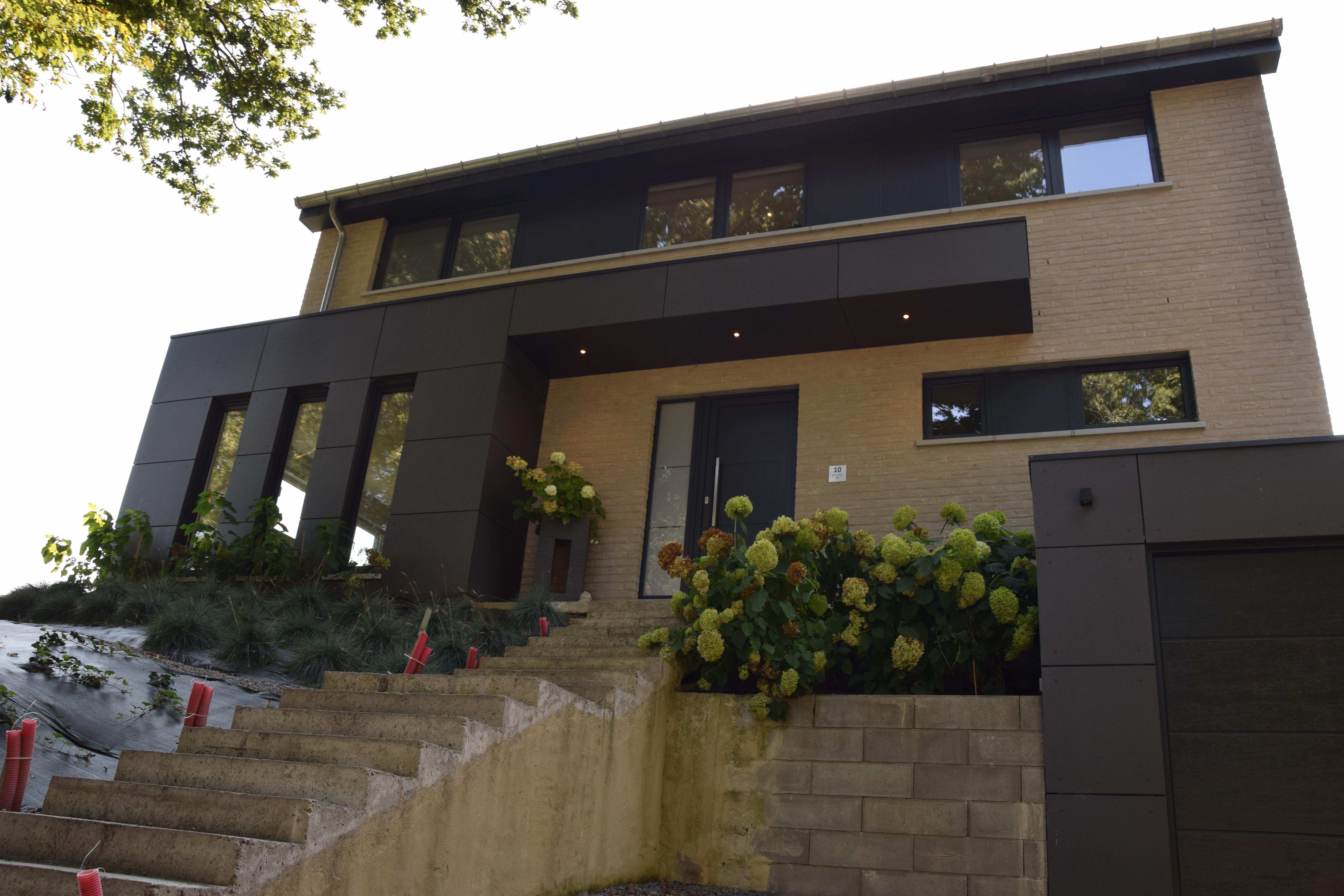 Villa Lontzen - Vue de face de la diagonale en bas à droite - Danphil-Construction Contractor