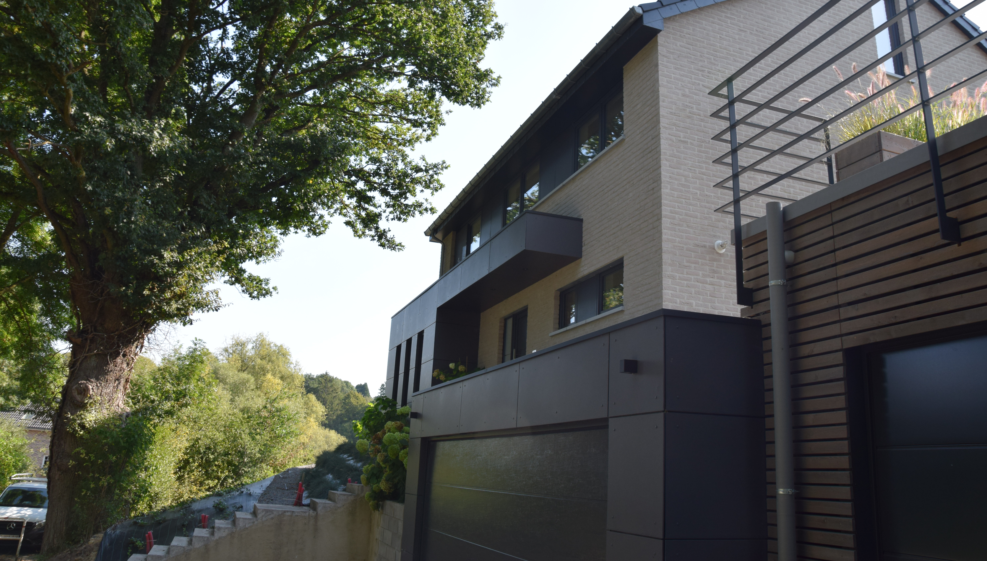 Villa Lontzen - Vue de face de la diagonale en bas à droite (cover) - Danphil-Construction Contractor