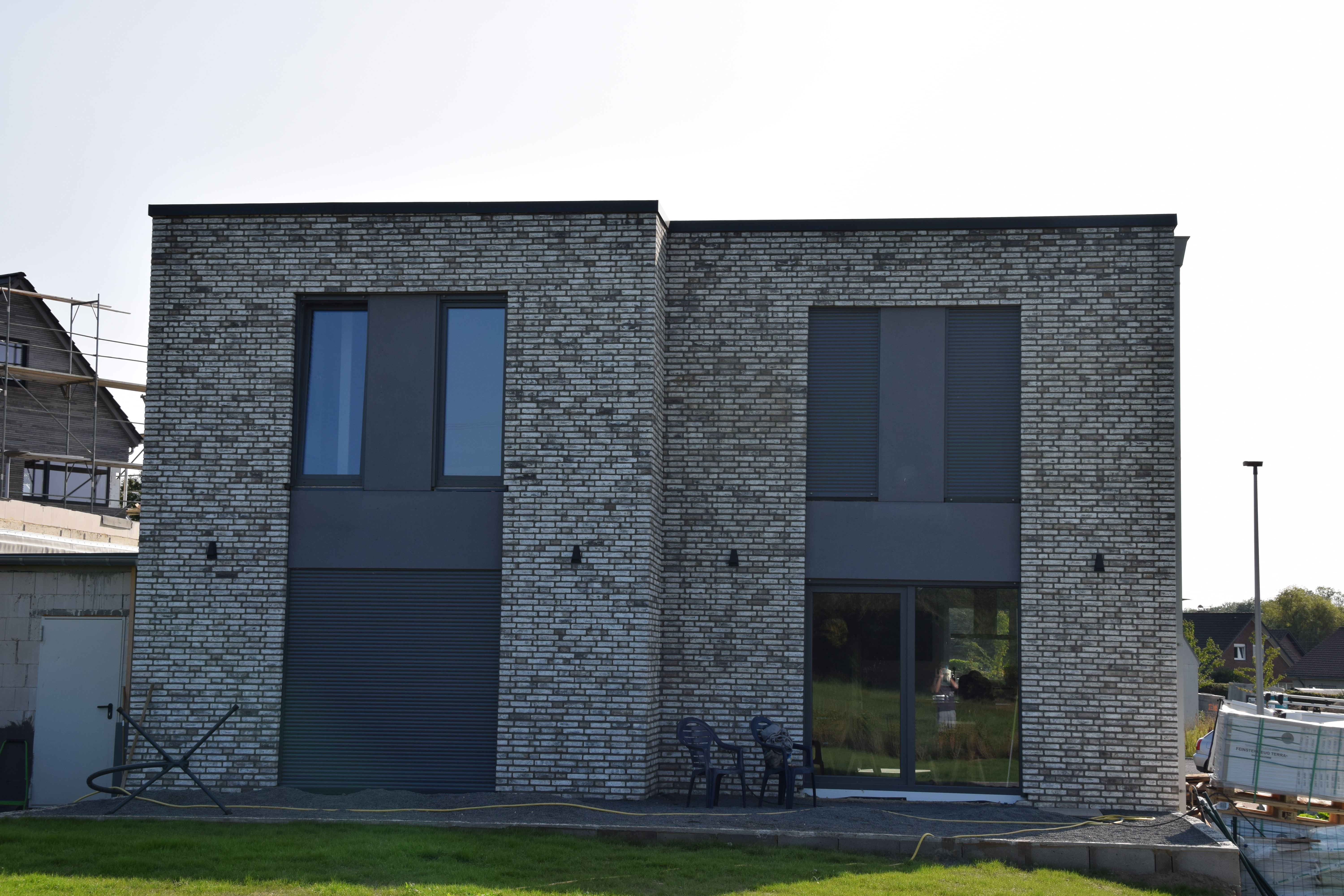 Villa à toit plat Lichtenbusch Raeren - vue arrière de près - Danphil-Construction Contractor