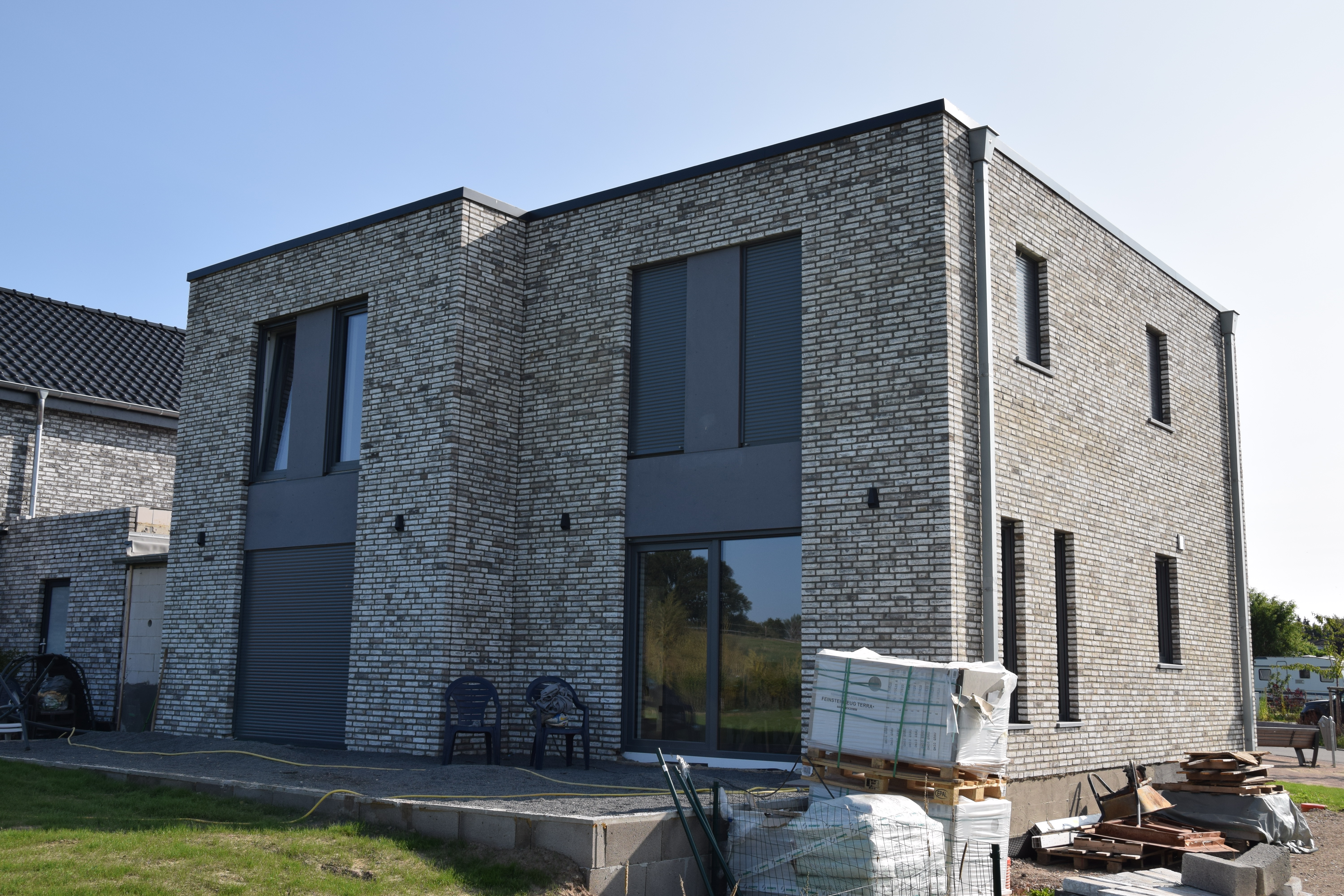 Villa à toit plat Lichtenbusch Raeren - vue arrière droite - Danphil-Construction Contractor