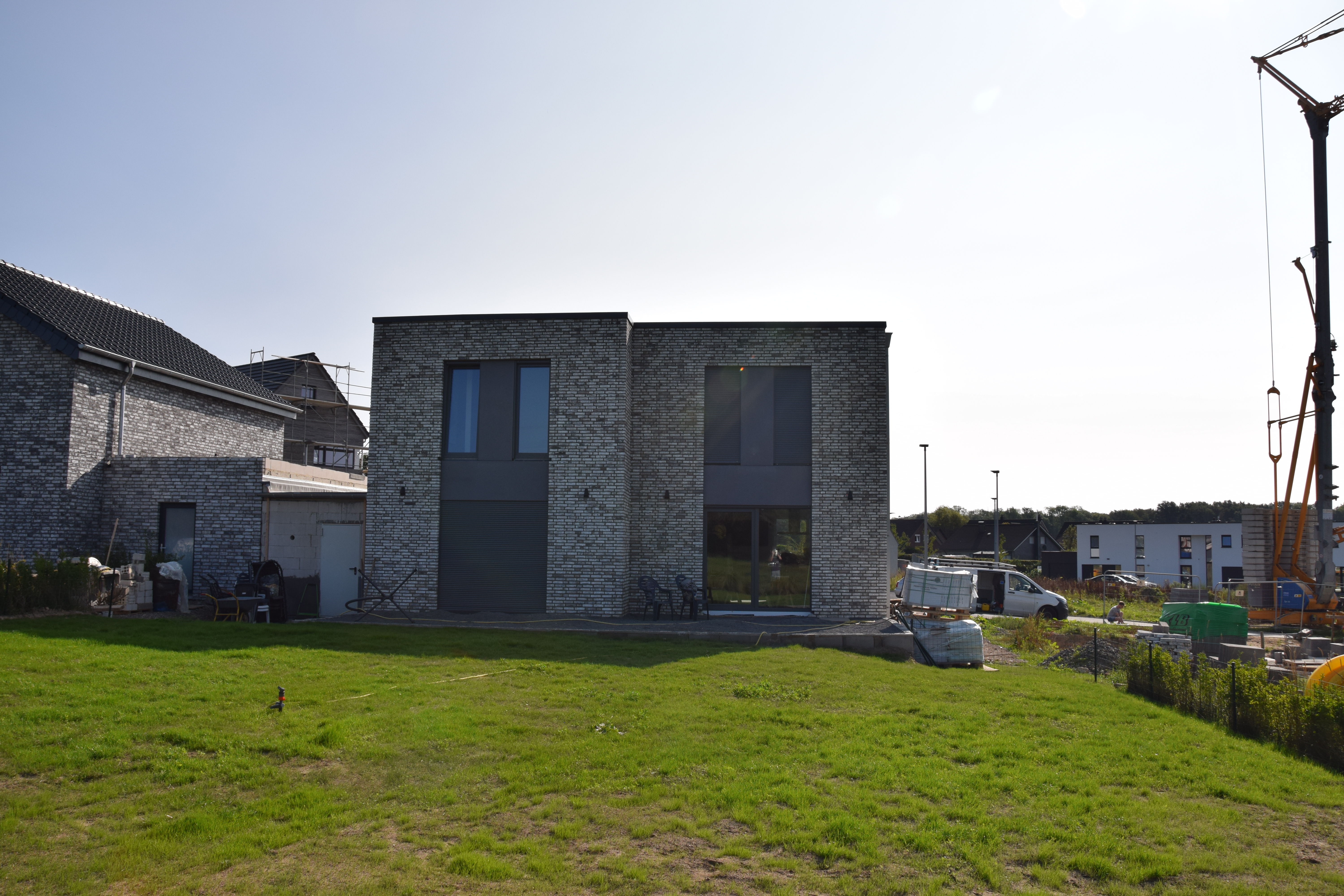 Villa à toit plat Lichtenbusch Raeren - vue arrière de loin - Danphil-Construction Contractor