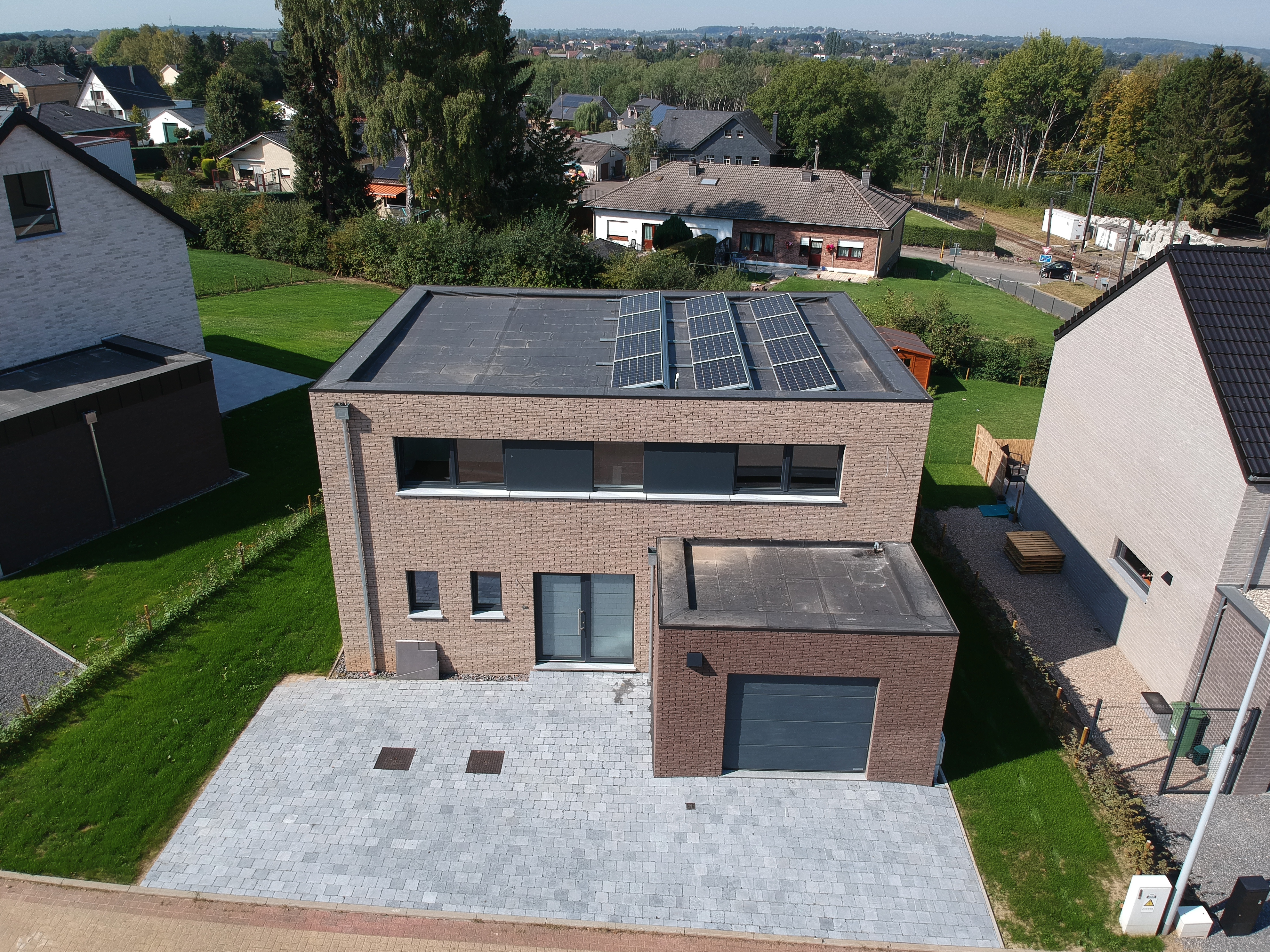 Villa with flat roof Lontzen - Front view above - Danphil-Construction Contractor