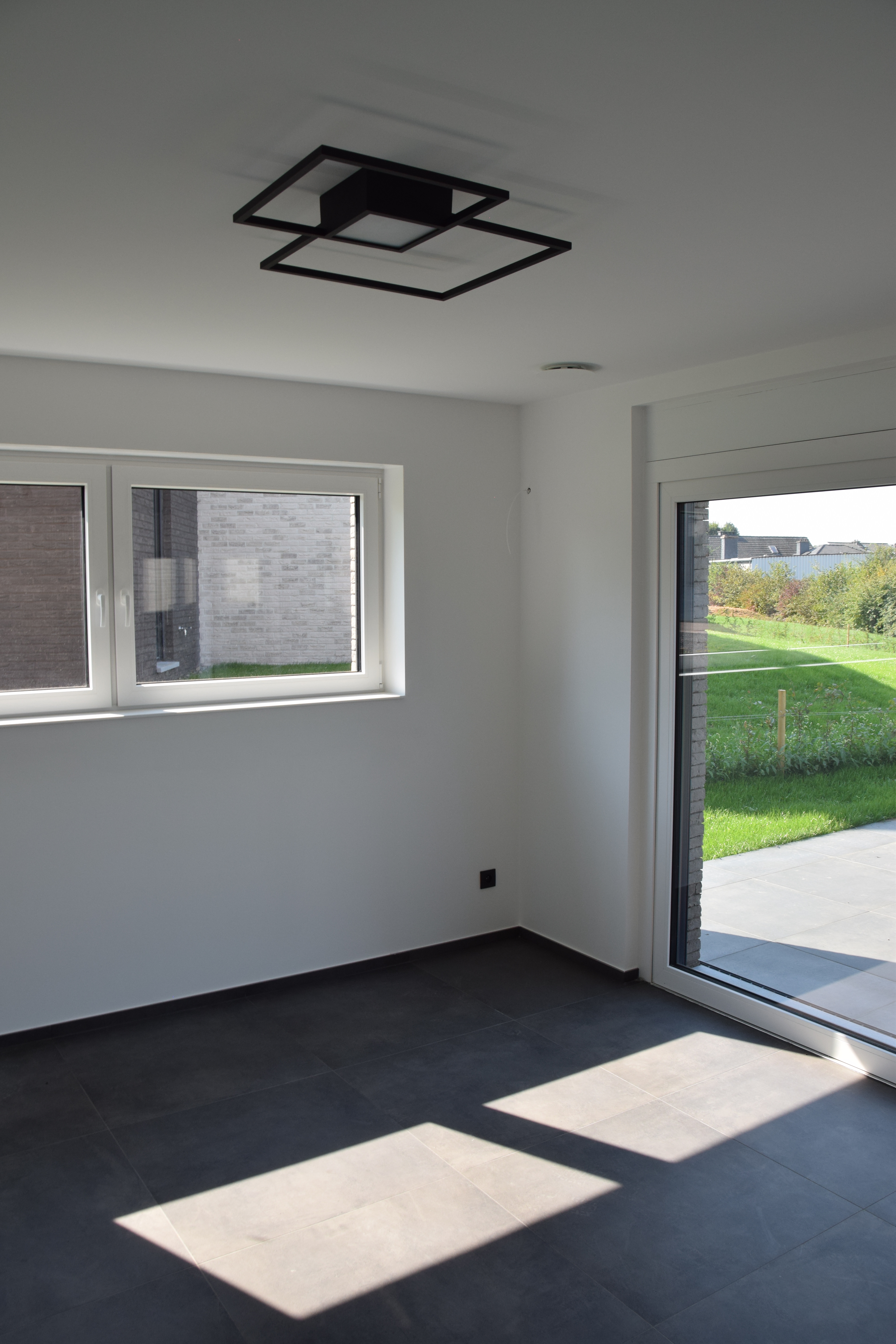 Villa with flat roof Lontzen - Room with exit to the terrace - Danphil-Construction Contractor