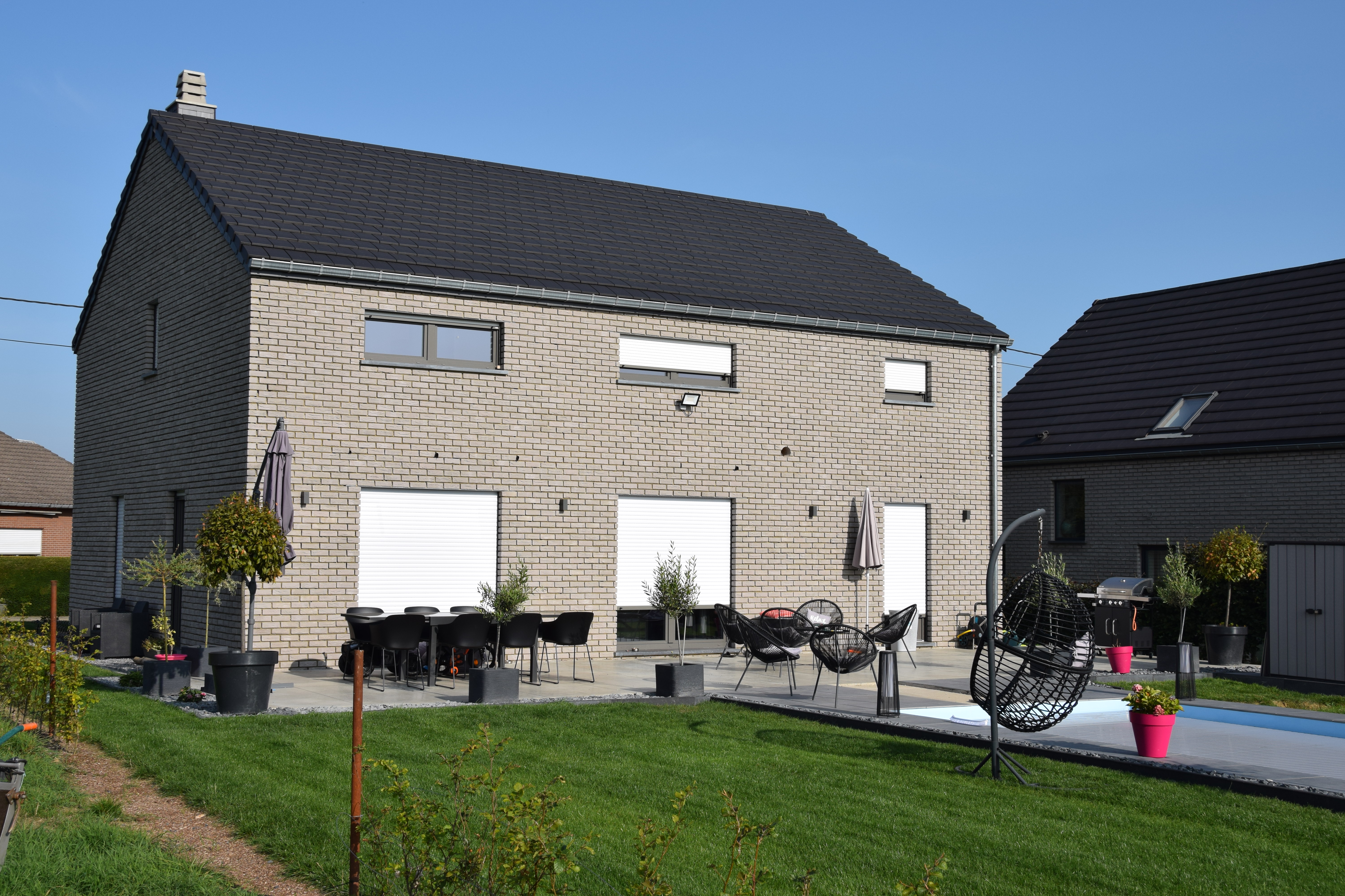 Villa avec piscine Lontzen - vue arrière gauche + piscine - Danphil Construction Contractor