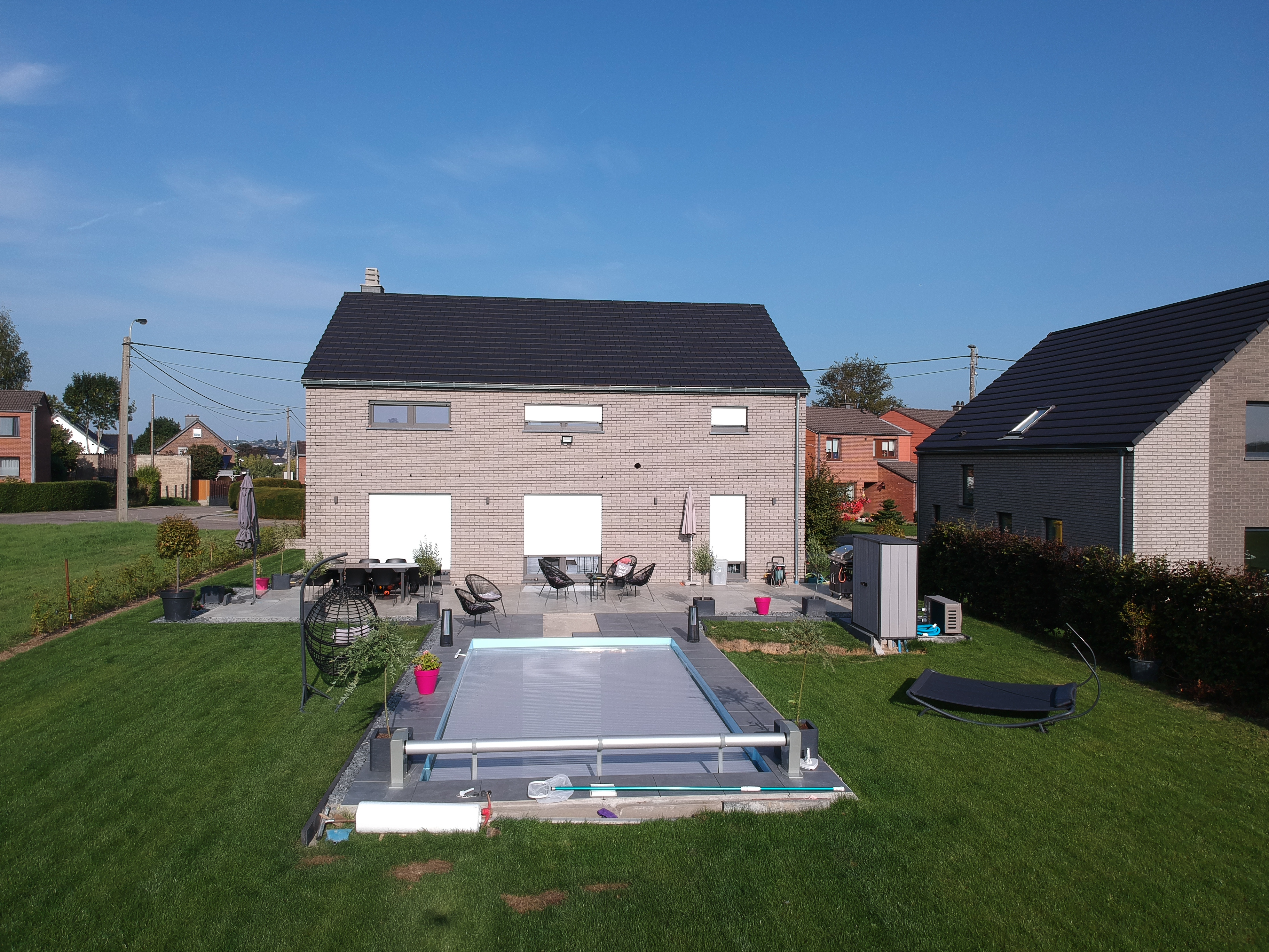 Villa avec piscine Lontzen - vue arrière + piscine - Danphil Construction Contractor